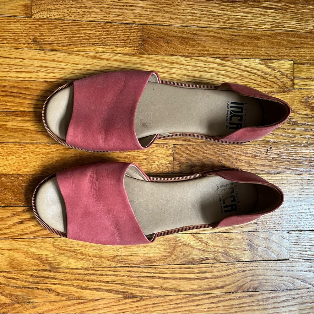 Fortress of Inca size 40 (9 US) ruby slip on shoes